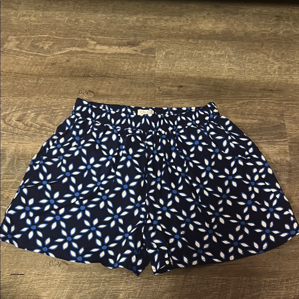 Navy Blue Floral girls youth medium 7/8  Shorts